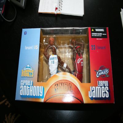 Lebron James Vs Carmelo Anthony - Deluxe 2-pack - Mcfarlane Sportspicks NBA