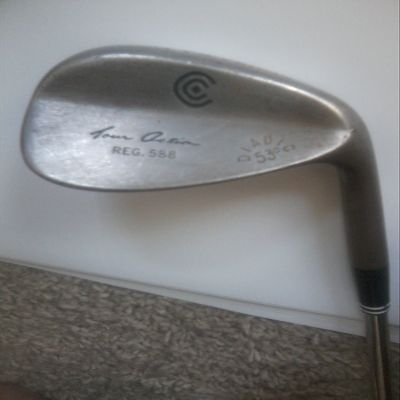 Cleveland 588 Chrome Wedge (Men's Left-Handed, 53 Degree Loft, Traction Steel Shaft)