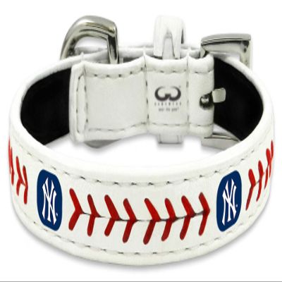 MLB New York Yankees Classic Leather Baseball Dog Collar (Toy)