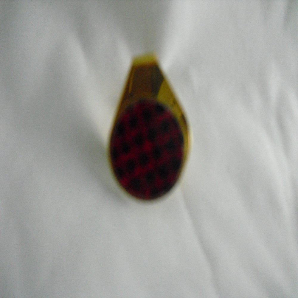 AMAGolf Blue Dots on Red Hologram Golf Hat Clip & Ball Marker