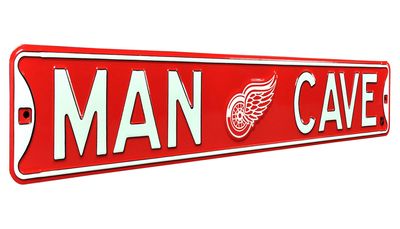 MAN CAVE Detroit Red Wings