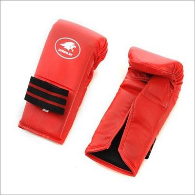 Extra Large Lion Sports Vinyl Punch Glove Pair