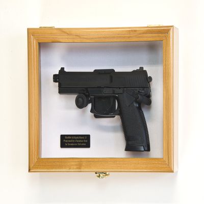 Single Pistol Display Case Wall Mount Solid Hardwood Cabinet (Oak Finish, White Felt Background)