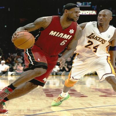 Basketball Lebron James vs Kobe Bryant - 11"x14" Photo, Mounted in 16"x20" Double Matt and Framed with Plexi Glass