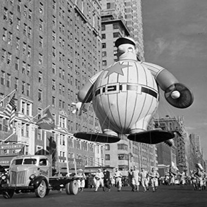 USA New York State New York City Macys Thanksgiving Day Parade holding baseball player balloon 1946 Poster Print (18 x 24)