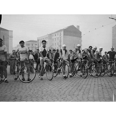 Wee Blue Coo Vintage Graph Sport Cycling Event Lisbon Portugal Unframed Wall Art Print Poster Home Decor Premium