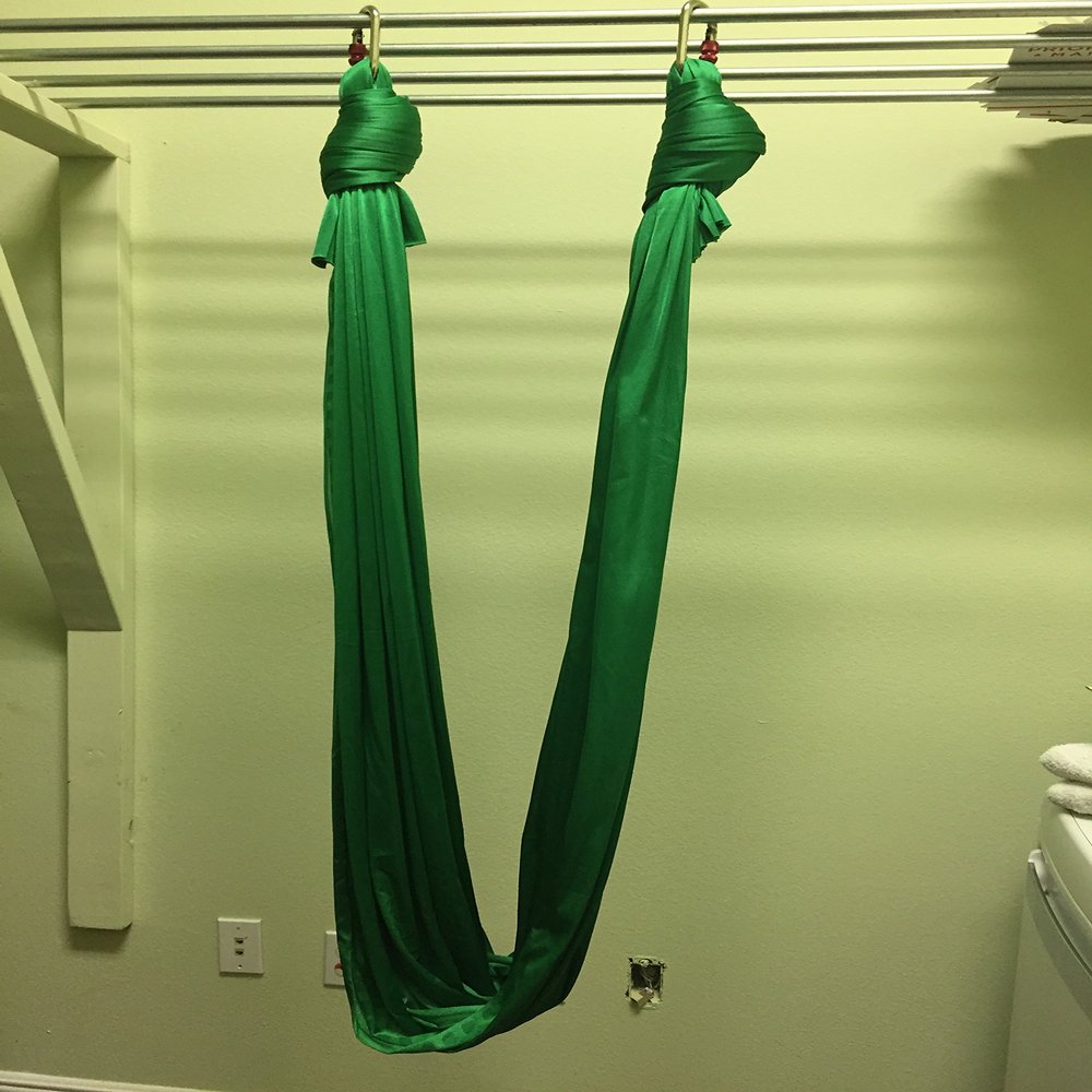 Premiere Aerial Yoga Hammock (Yoga Swing/sling, Aerial Yoga, Antigravity) (Kelly Green)