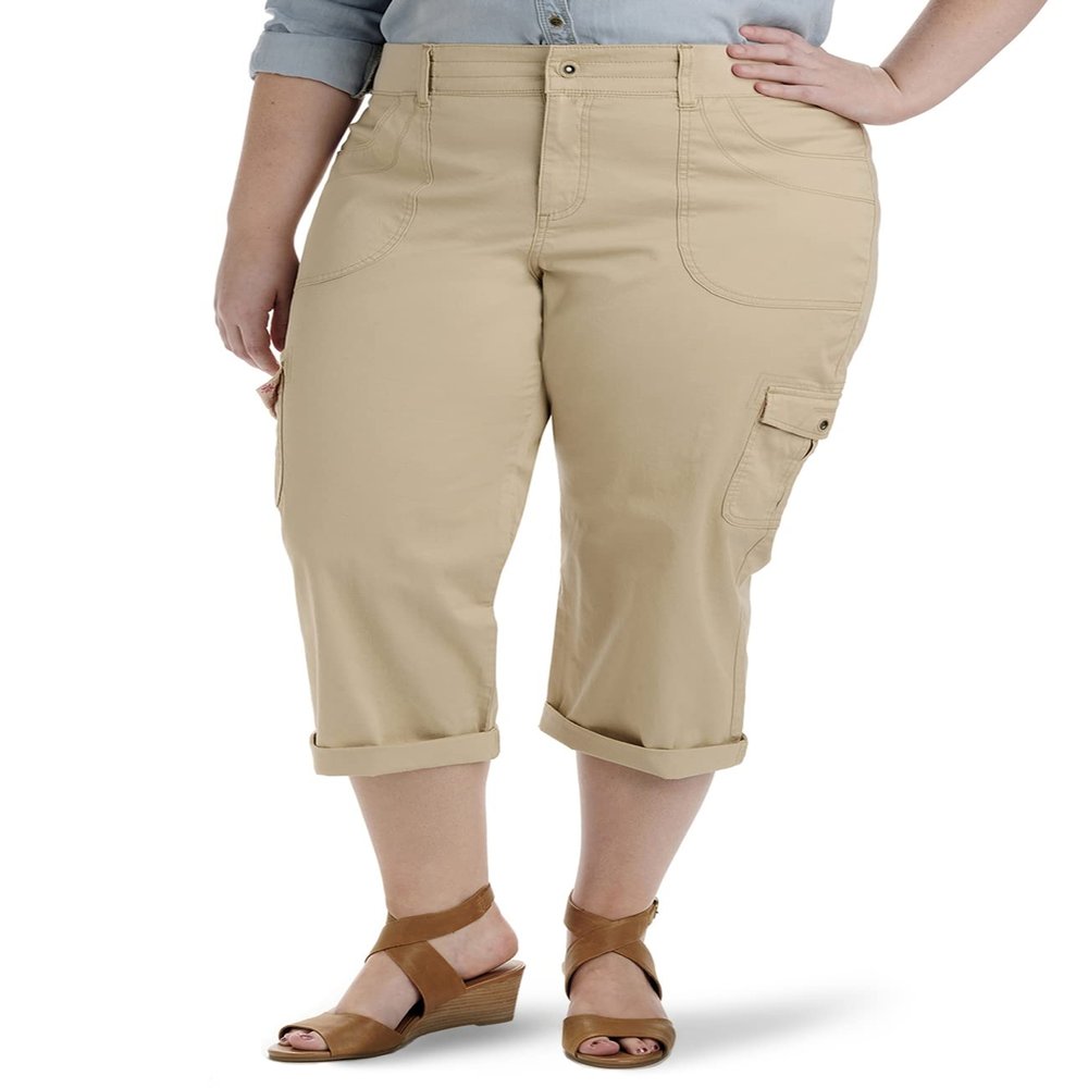 Lee Women's Plus Size Relaxed Fit Austyn Knit Waist Cargo Capri Pant, Caf, 16 Plus