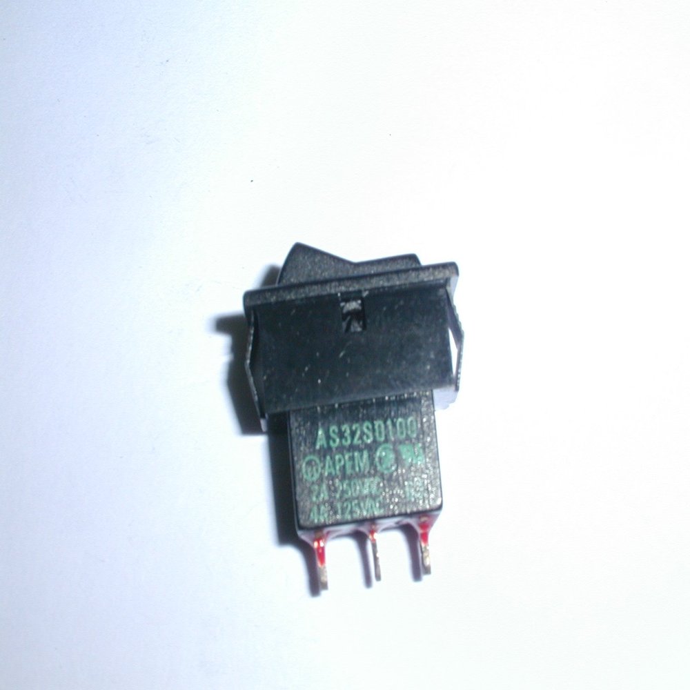 35-603 SPDT ROCKER SWITCH ( 1 EACH)