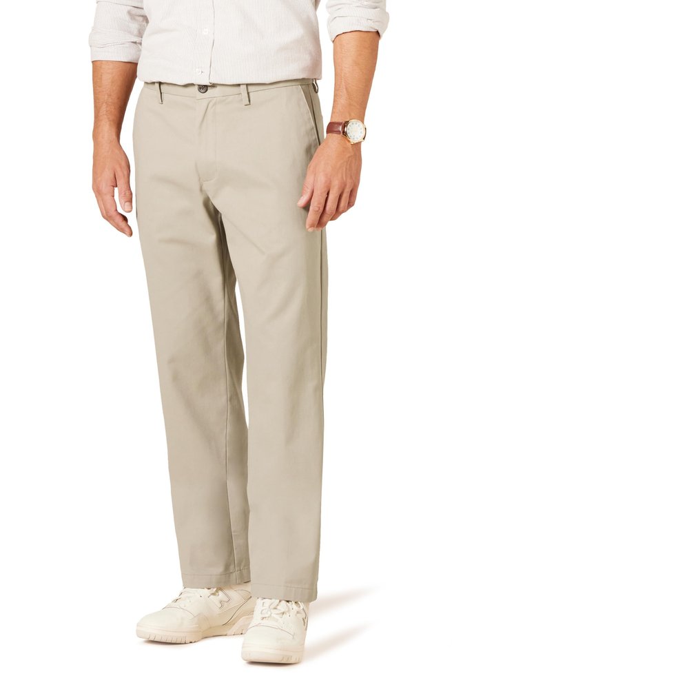 Amazon Essentials Men's Classic-Fit Wrinkle-Resistant Flat-Front Chino Pant, Khaki, 32W x 29L