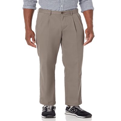 Amazon Essentials Men's Classic-Fit Wrinkle-Resistant Pleated Chino Pant (Available in Big & Tall), Dark Brown, 33W x 29L