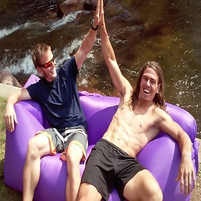 BodyBuns Air Lounger- Waterproof Floats- Great Bed- Inflates in a minutes (red)