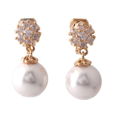 Grace Jun 18K Gold Plated CZ With Simulated Pearl Flower Shape Clip-on Drop Earrings for Women Lightweight Cuff Ear Clip