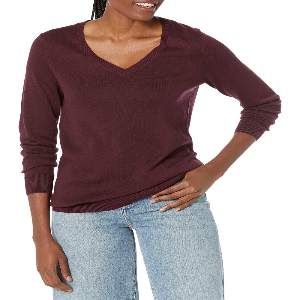 Amazon Essentials Women's Regular-Fit Lightweight Long-Sleeve V-Neck Sweater (Available in Plus Size), Dark Burgundy, Medium