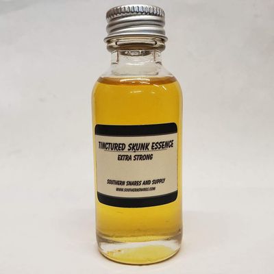 Southern Snares Extra Strong 4 oz tinctured Skunk Essence