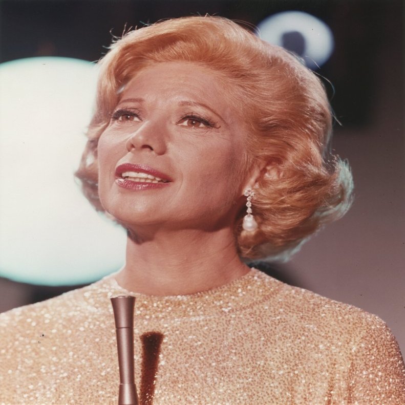 Dinah Shore in Yellow Dress Portrait Photo Print (24 x 30)