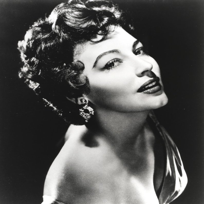 Ava Gardner Chin Up Side View Pose Photo Print (24 x 30)