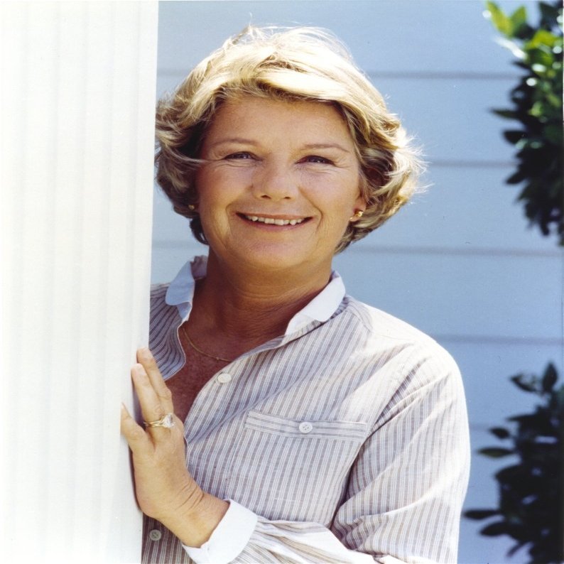Barbara Bel-Geddes smiling Portrait Photo Print (8 x 10)