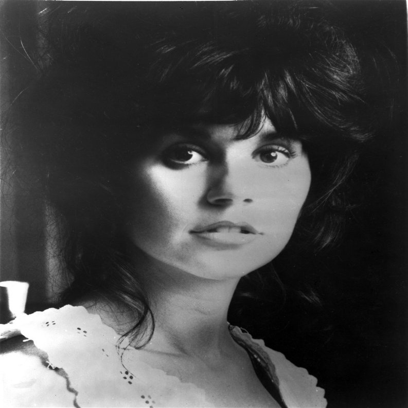 Linda Ronstadt Portrait in Classic Photo Print (24 x 30)