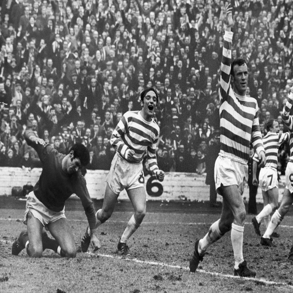 European Cup 1970 Nlou Macari (Center) And Bobby Lennox Of Celtic Fc Rejoice After Scoring The Winning Goal Against Dundee United To Go To The European Cup Final 1970 To The Dismay Of Ally Donaldson T
