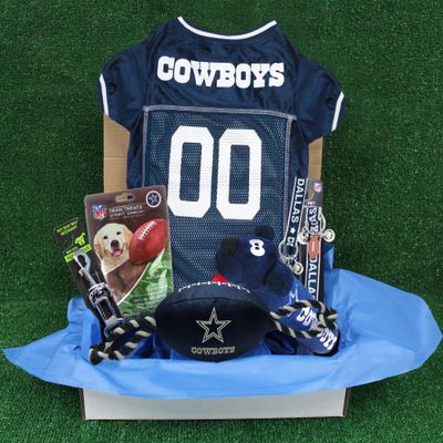 NFL Dallas Cowboys PET GIFT BOX with 2 Licensed DOG TOYS, 1 Logo-engraved NATURAL DOG TREAT, 1 NFL JERSEY, 1 NFL Puppy Training Bells & 1 Car Seatbelt