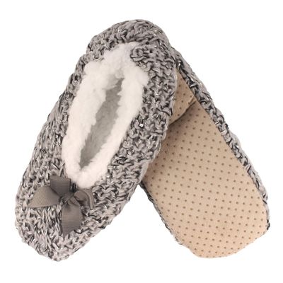 BambooMN Adult Women Soft Warm Furry Fuzzy Non-Slip Slip-On Slipper Socks, Indoor Travel Cozy House Slippers, Size Large, Black, 1 Pair