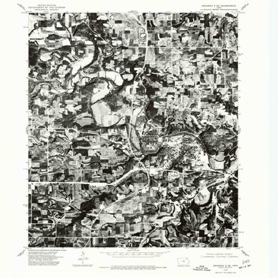 YellowMaps Decorah 2 SE IA topo map, 1:24000 Scale, 7.5 X 7.5 Minute, Historical, 1975, Updated 1977, 26.9 x 22 in - Polypropylene
