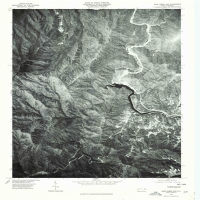 YellowMaps Cove Creek Gap NC topo map, 1:24000 Scale, 7.5 X 7.5 Minute, Historical, 1976, Updated 1979, 26.9 x 22 in - Tyvek