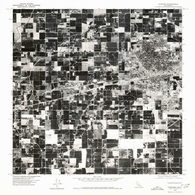 YellowMaps Hanford CA topo map, 1:24000 Scale, 7.5 X 7.5 Minute, Historical, 1976, Updated 1980, 26.8 x 21.1 in - Polypropylene