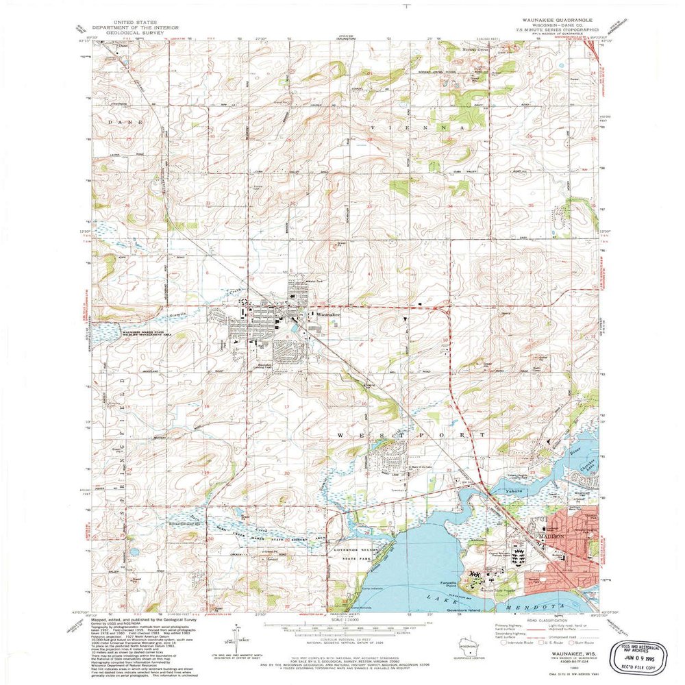YellowMaps Waunakee WI topo map, 1:24000 Scale, 7.5 X 7.5 Minute, Historical, 1983, Updated 1984, 27.31 x 22.53 in - Tyvek