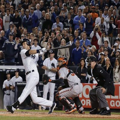 Derek Jeter Final Game Winning Hit At Yankee Stadium 8x10 Photo Swinging Last Hit At Bat