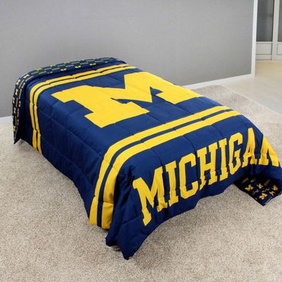 College Covers Everything Comfy Michigan Wolverines Reversible Big Logo Soft and Colorful Comforter, Queen