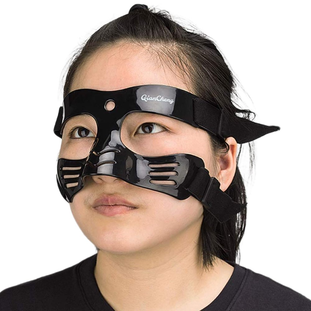 Qiancheng Nose Guard for Broken Nose, Sports Face Shield Masks for Women Teenagers, Adjustable Face Guard with Padding, Protection from Impact Injuries to Nose and Face, Black QC-L5-M