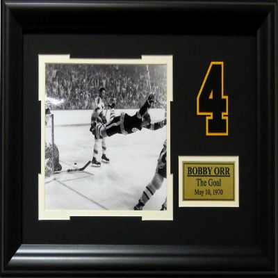 Framed Deluxe Hockey Bruins Bobby Orr Goal Small SKU #4016