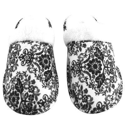 Leisureland Women's Cotton Flannel Cozy Slippers Damask Print White (Medium)