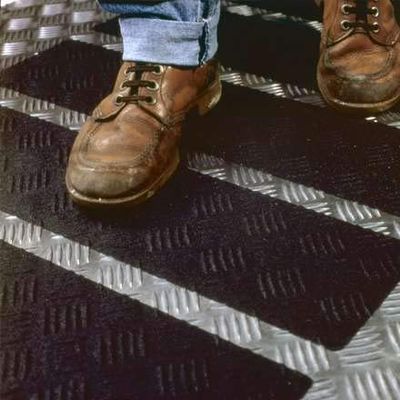 2" x 60' Black 3M Safety-Walk Tape - 510