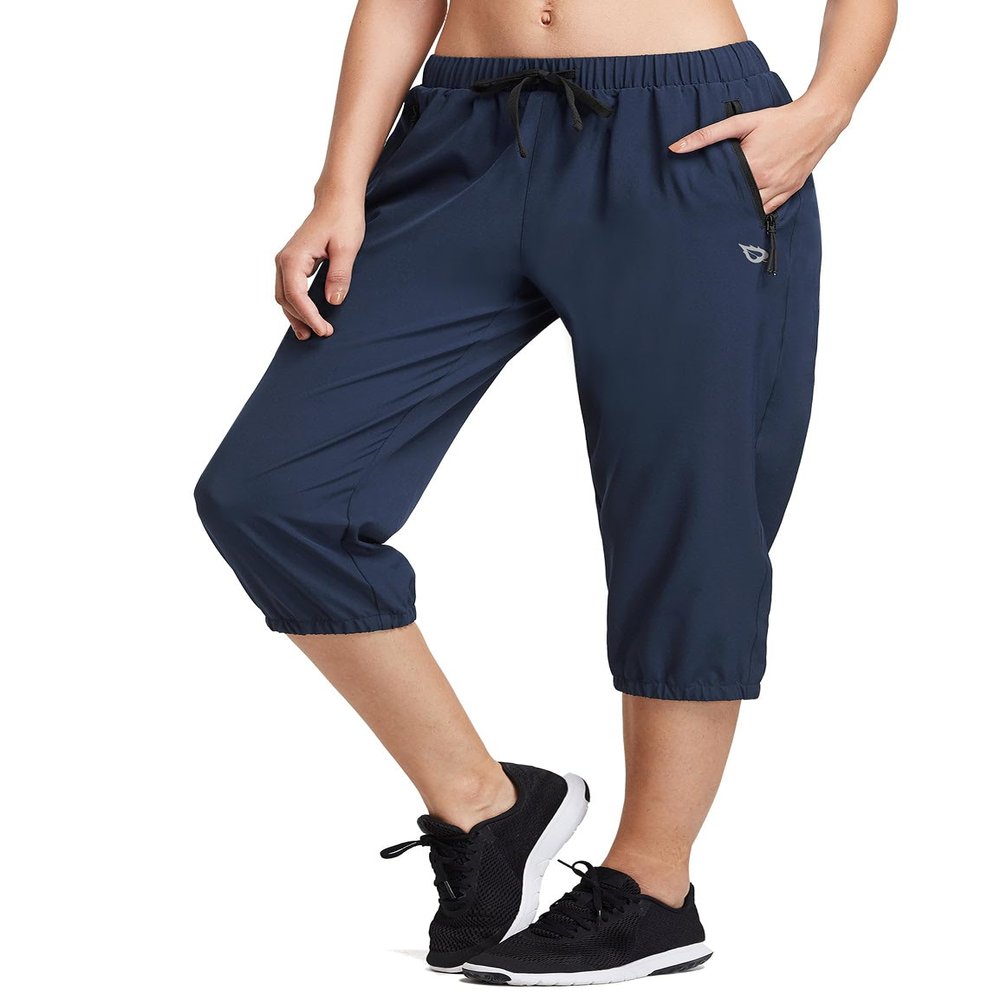 baleaf Women's Lightweight Capri Jogger Hiking Shorts Outdoor Running Capri Pants Zipper Pockets Navy X-Small