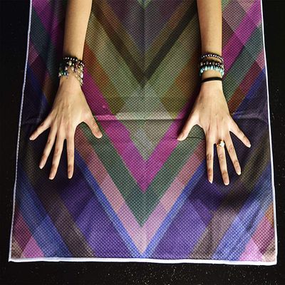 Skyin Hot Yoga Towel,Non-Slip Yoga Mat Cover,Eco-Friendly,Exclusive Pockets Cover Each Corner of The mat,Microfiber Yoga Towel,Ideal for Bikram, Hot Yoga, Pilates,or Sweaty Practice (Cosmic)