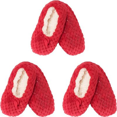 BambooMN Soft Touch Warm Cozy Fuzzy Non-Slip Lined Slip-On Slippers Socks for Adult Women, Indoor Travel House Slippers, Size Large, Red, 3 Pairs