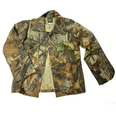 Leather Unlimited Kid's Hunting Camo Two Pocket Button Down Jacket - Children's 2