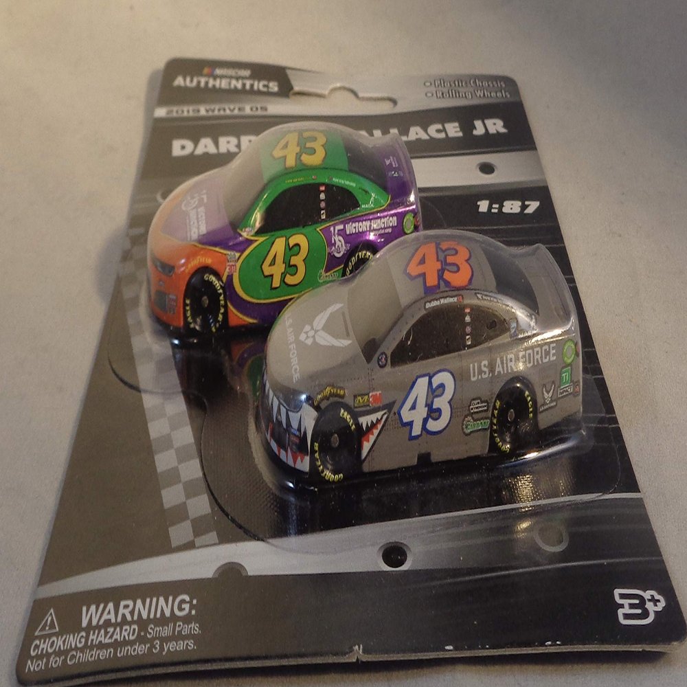 Authentics NASCAR Darrelll Bubba Wallace Jr 1:87 Die-Cast 2019 Wave 05