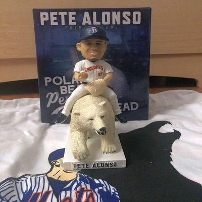 Pete Alonso Brooklyn 2019 Rookie Bobblehead SGA with Polar Bear T-Shirt
