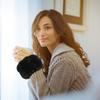 BESPORTBLE 1 Pair Women Winter Furry Wrist Warmers Faux Fur Gloves for Women Fur Arm Warmers Elegant Wristband Glove view 4