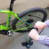 FISCHER Standpumpe Volume Plus | speziell fr City-, Trekking-Rder und MTBs | 5,5 Bar | fester Standfu | groer Manometer view 4