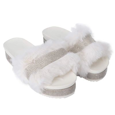 1pair Thick-soled Rhinestone Plush Slippers for Women Warm and Soft Indoor Footwear Cozy Winter Home Slippers Stylish Non-slip Design for Bedroom and Living Room