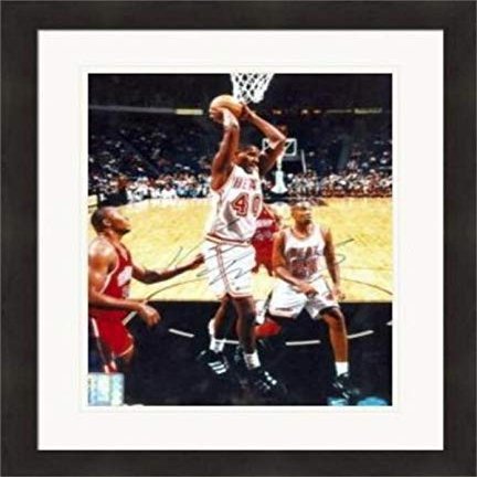 Autograph Warehouse 409785 8 x 10 in. Kurt Thomas Autographed Matted & Framed Photo - Miami Heat