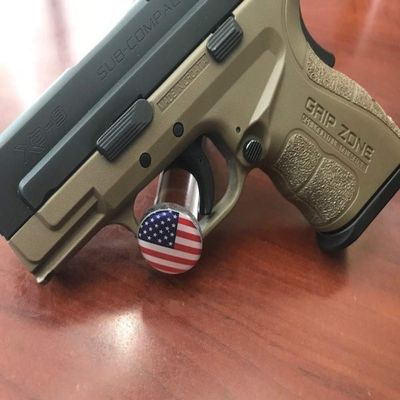 Handgun Display Stand, Safe Pistol Holder, Revolver Showcase, Clear Acrylic, Rubber Tipped, 3 1/2 L x 3/4" W - American Flag Domed Decal