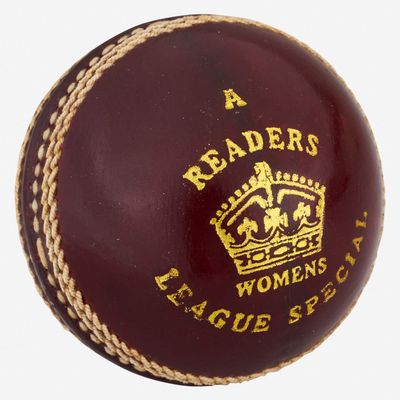 Readers Women's League Special Cricket Ball, Red