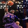Autograph Warehouse 388477 Charles Oakley Autographed Basketball Card - Toronto Raptors 2000 Upper Deck No.167 view 1