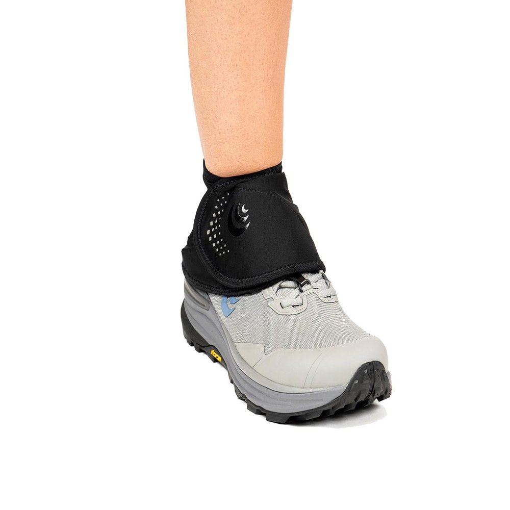 Topo Athletic Unisex Adult Topo Performance Trail Gaiter | Lightweight Stretch Nylon Black/Black Shoe Gaiter for Trail Running, S/M
